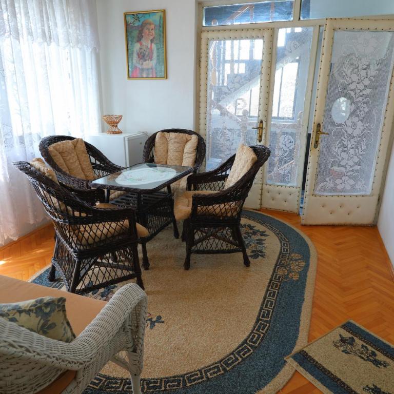 Sobe Milinka - Dvokrevetna Soba sa Zasebnim Krevetima i Balkonom - 7