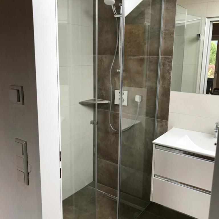 Bikertipp Kassar Ferienwohnung Zimmer Nähe Obertauern - Apartment mit Balkon - 11