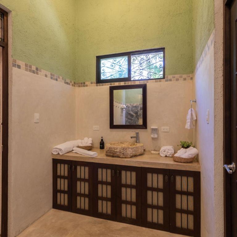 Casa Dos Lirios Hotel Boutique - Deluxe Quadruple Room - 6
