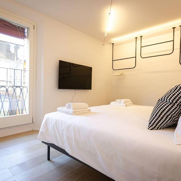 Asinelli Luxury Apartment - Appartamento con 2 Camere da Letto - 30
