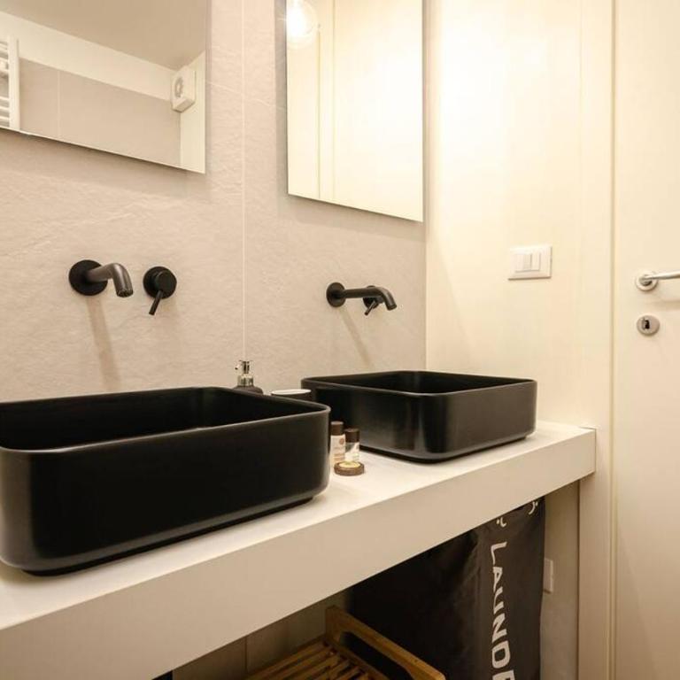 Asinelli Luxury Apartment - Appartamento con 2 Camere da Letto - 40