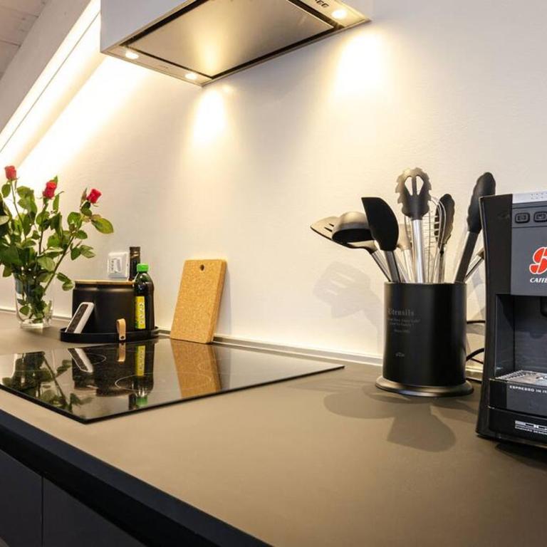 Asinelli Luxury Apartment - Appartamento con 2 Camere da Letto - 8