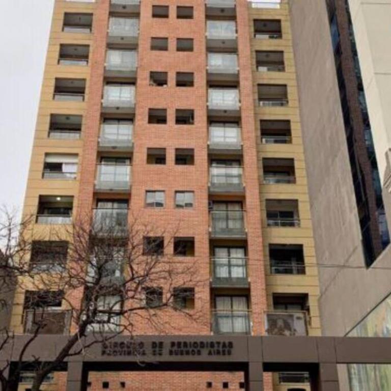 DEPARTAMENTO CÉNTRICO, a METROS de la UNIVERSIDAD, 3 PERSONAS, GARAJE AUTO CHICO - Apartamento de 1 dormitorio - 31