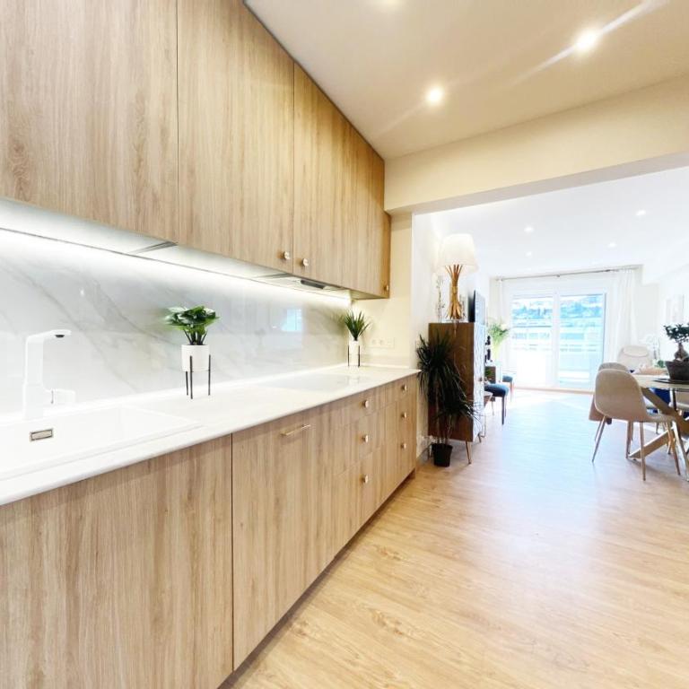 Paradise Luxurious apartment, 3 double rooms for 6 guests, 4 beds, terrace, jacuzzi, free parking, new - Apartamento de 3 dormitorios - 5