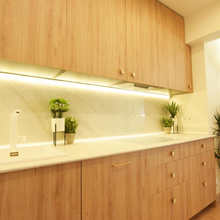 Paradise Luxurious apartment, 3 double rooms for 6 guests, 4 beds, terrace, jacuzzi, free parking, new - Apartamento de 3 dormitorios - 65