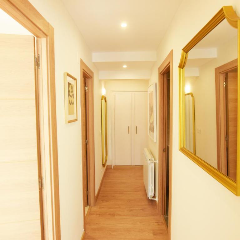 Paradise Luxurious apartment, 3 double rooms for 6 guests, 4 beds, terrace, jacuzzi, free parking, new - Apartamento de 3 dormitorios - 70