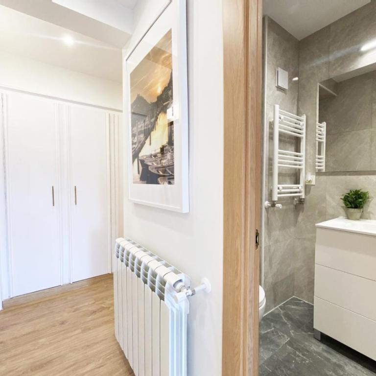 Paradise Luxurious apartment, 3 double rooms for 6 guests, 4 beds, terrace, jacuzzi, free parking, new - Apartamento de 3 dormitorios - 72