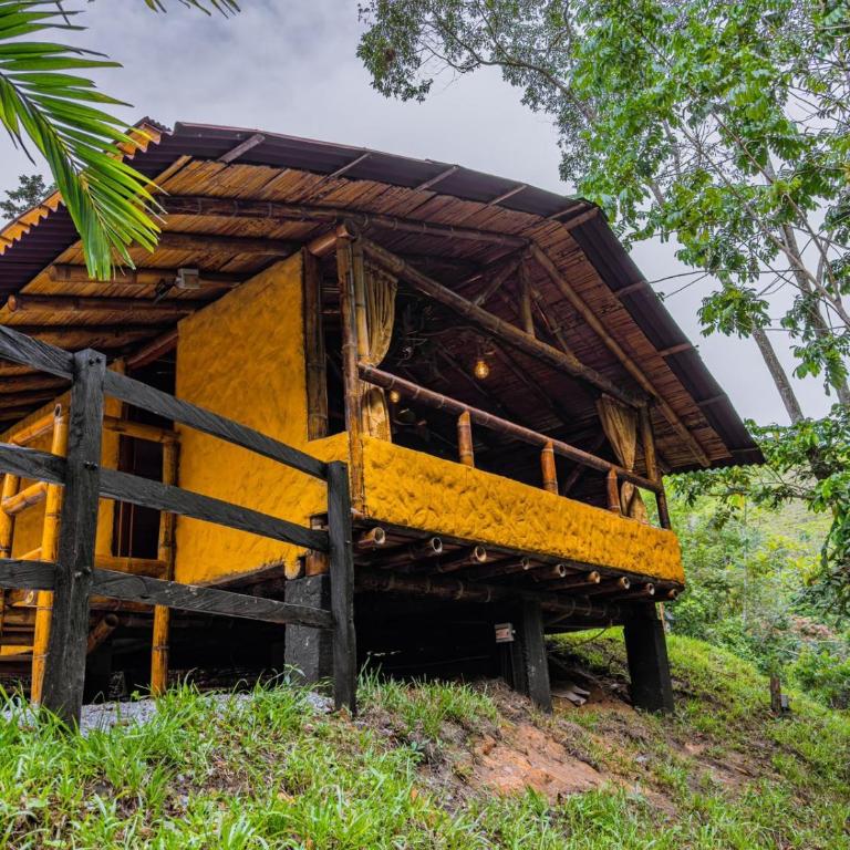 Glamping Río Claro - Habitación con cama grande y bañera de hidromasaje - 12