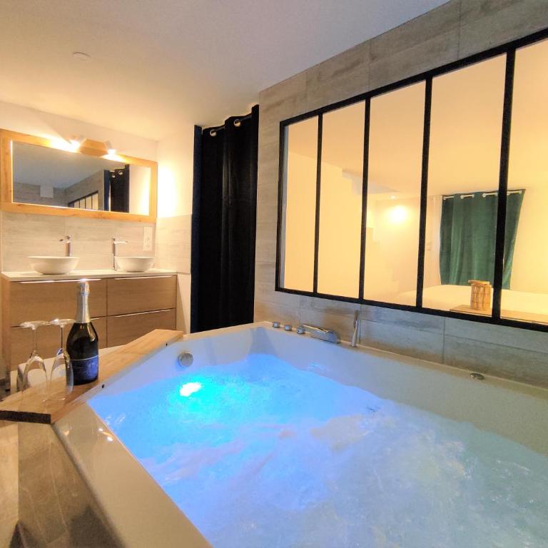 Maison de ville, SPA Balnéo, 2 suites parentales - Maison 2 Chambres - 1