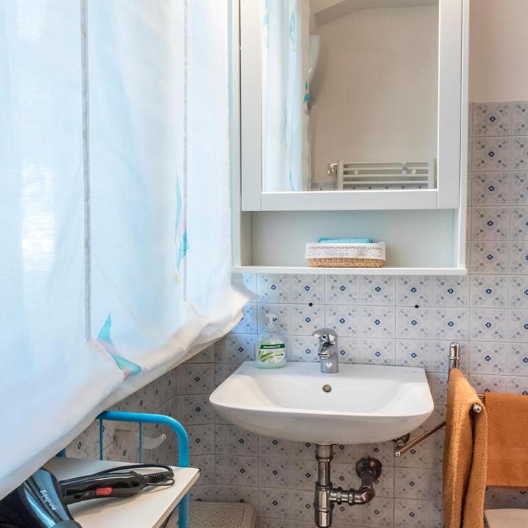 M261 - Marcelli, trilocale ristrutturato con terrazzo vista mare pt - Appartamento con 2 Camere da Letto - 35