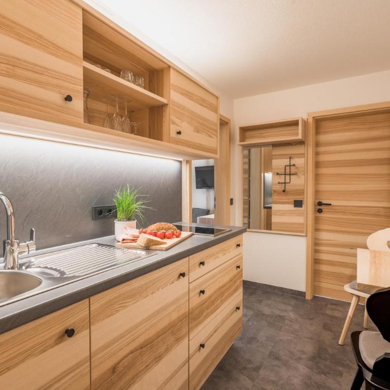 Lingg Ferienwohnungen - Apartment mit Balkon - 3