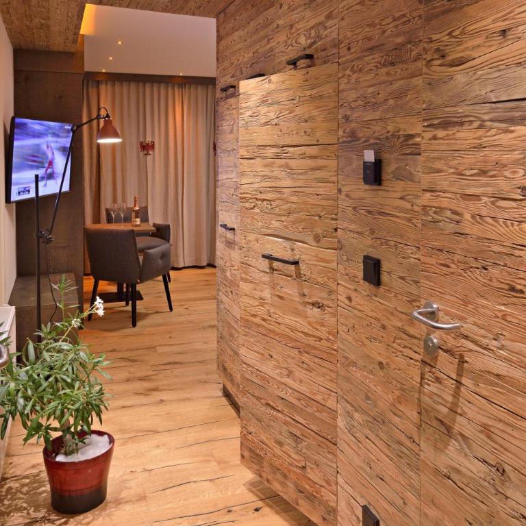 Berghotel Pointenhof - Deluxe Doppelzimmer mit Balkon - 2