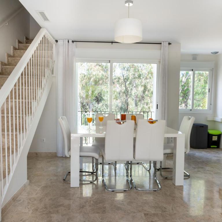 2BDR Penthouse, Los Naranjos, w/pool, 2km P.Banús - Apartamento de 2 dormitorios - 9