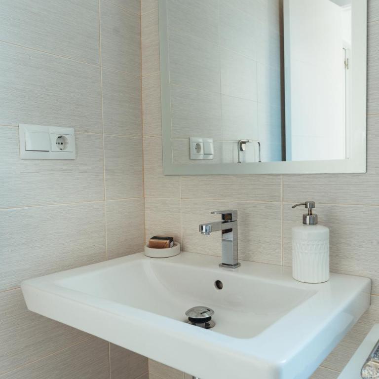 2BDR Penthouse, Los Naranjos, w/pool, 2km P.Banús - Apartamento de 2 dormitorios - 15