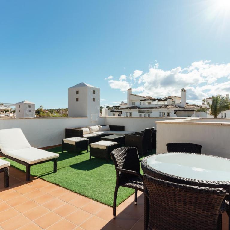 2BDR Penthouse, Los Naranjos, w/pool, 2km P.Banús - Apartamento de 2 dormitorios - 1