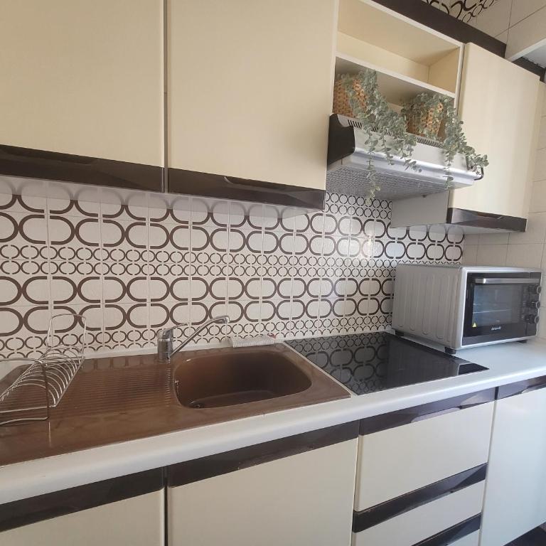 LE LINDOS T2 PROCHE PLAGES - Appartamento con 1 Camera da Letto - 9