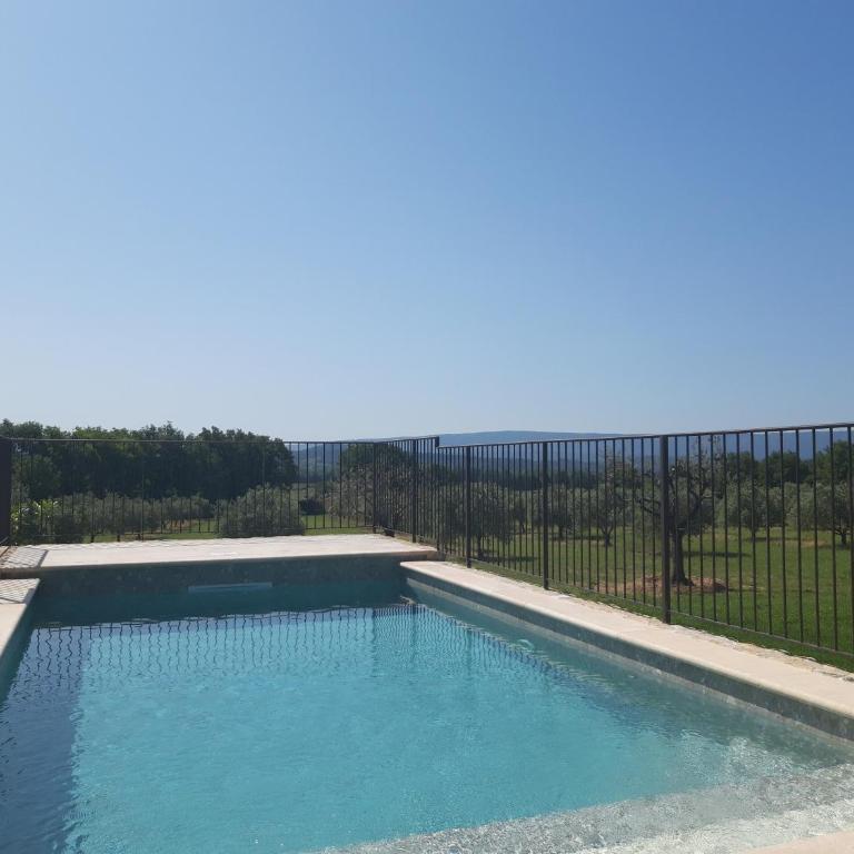 Bastide Toujours Dimanche, Maison de vacances avec vue & piscine chauffée - Maison 2 Chambres - 32
