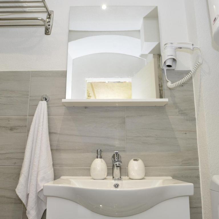 Villa Andrea Apartments with parking - Standard One Bedroom Apartment - 25