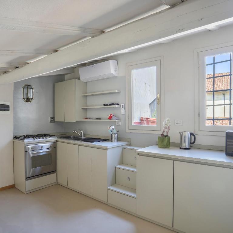 Florentine Gem Apartment - Two-Bedroom Apartment - 6