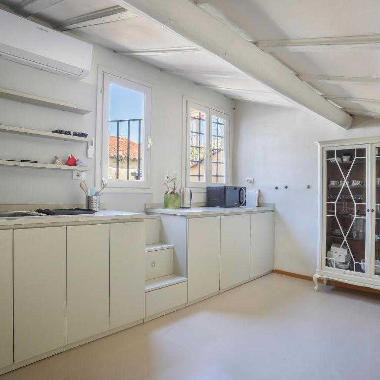Florentine Gem Apartment - Two-Bedroom Apartment - 8