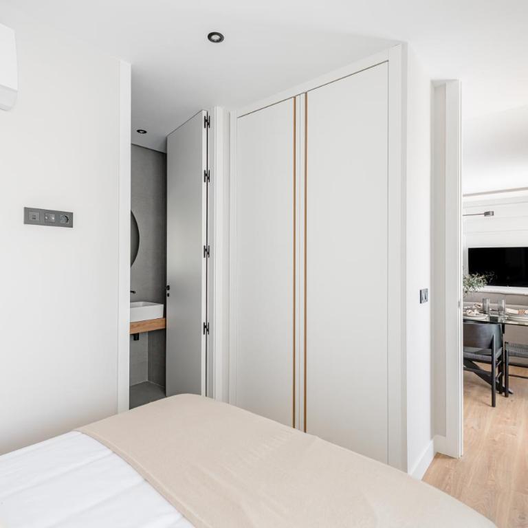 Gran Via VII calle Jacometrezo 2BR 2BH - Apartment - 49