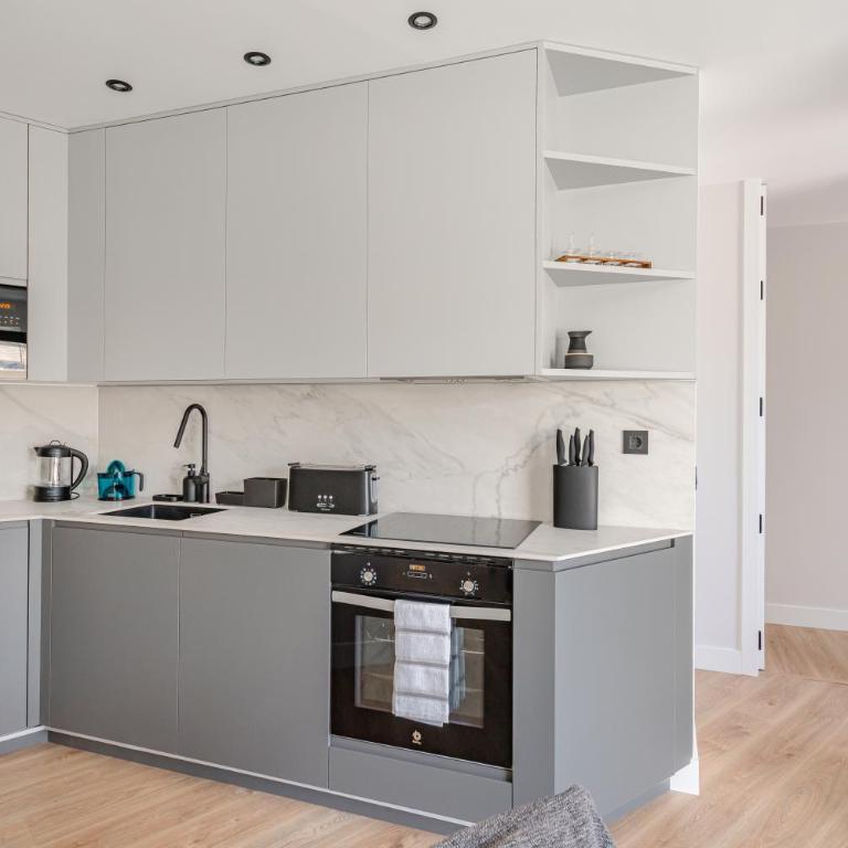 Gran Via VII calle Jacometrezo 2BR 2BH - Apartment - 46