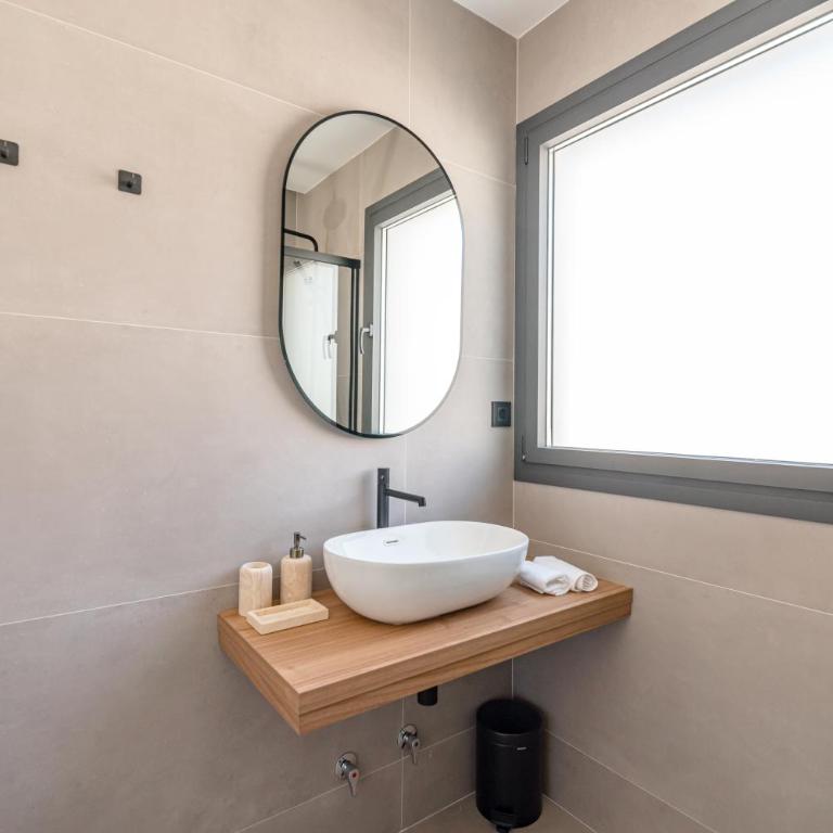 Gran Via VII calle Jacometrezo 2BR 2BH - Apartment - 28