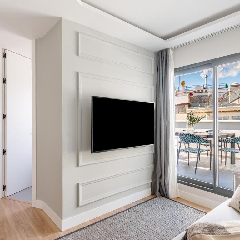 Gran Via VII calle Jacometrezo 2BR 2BH - Apartment - 36