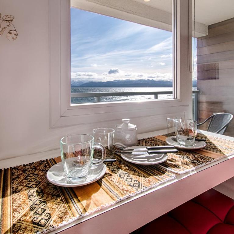 Bariloche costa del lago Ollagua, vista al lago panoramica, piscina, cochera - Apartamento con vistas al lago - 38