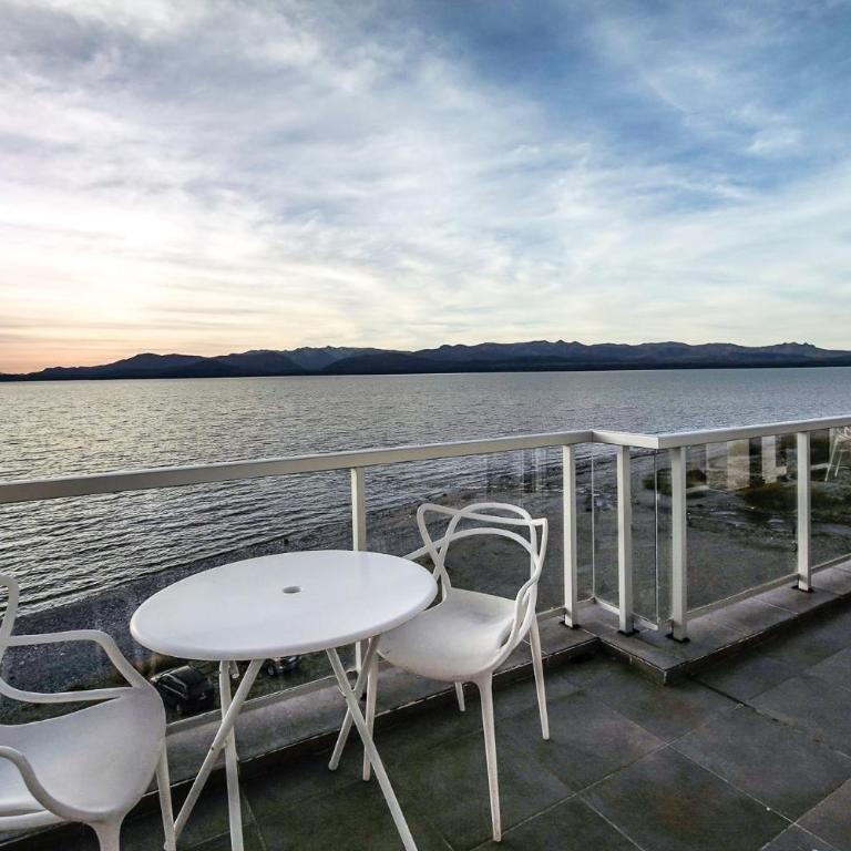 Bariloche costa del lago Ollagua, vista al lago panoramica, piscina, cochera - Apartamento con vistas al lago - 32