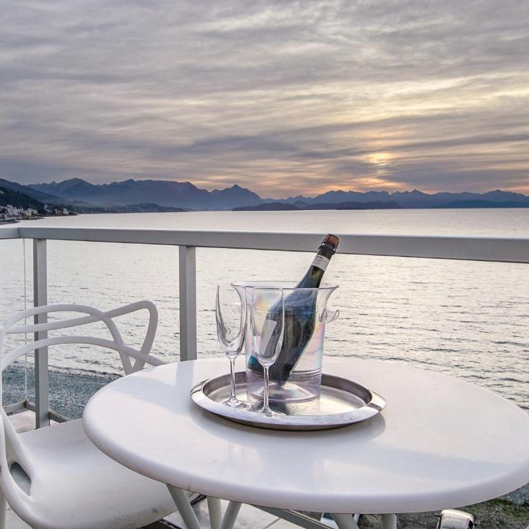 Bariloche costa del lago Ollagua, vista al lago panoramica, piscina, cochera - Apartamento con vistas al lago - 35
