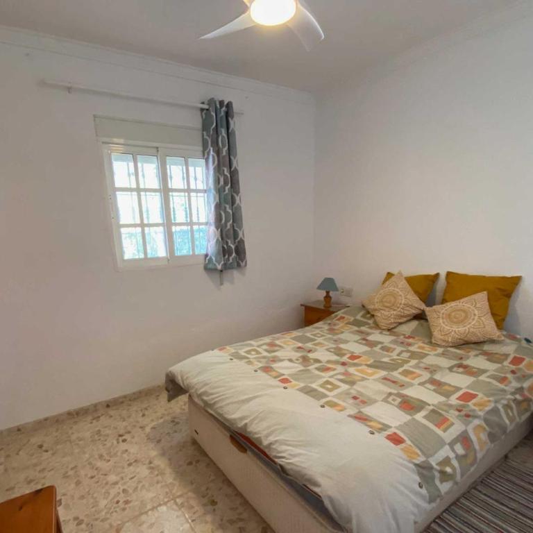 Villa Manoli: 4 bedroom villa in Zahora, ideal for 2 families - Casa de 4 dormitorios - 6