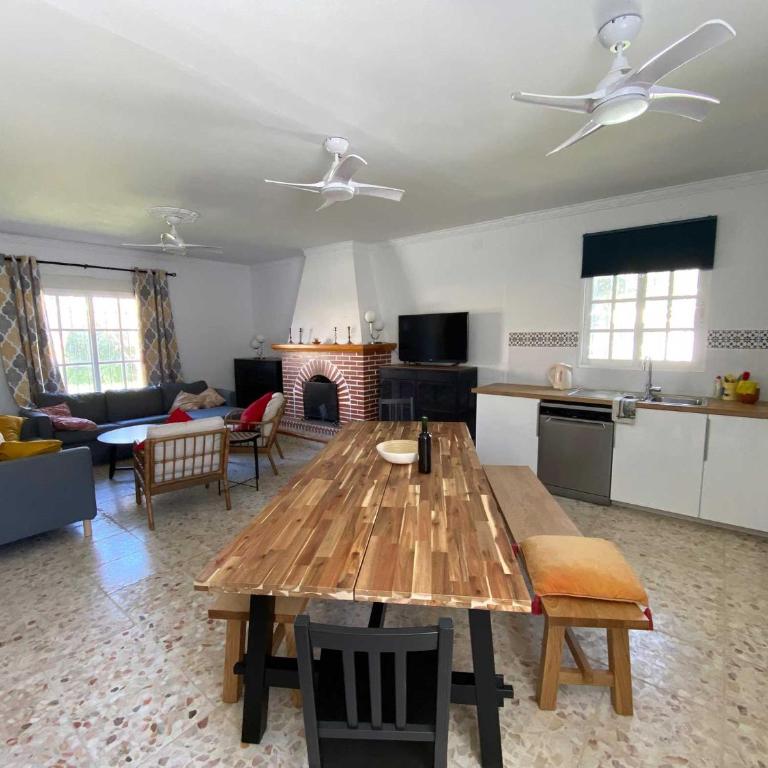 Villa Manoli: 4 bedroom villa in Zahora, ideal for 2 families - Casa de 4 dormitorios - 9