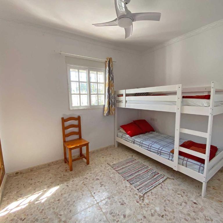 Villa Manoli: 4 bedroom villa in Zahora, ideal for 2 families - Casa de 4 dormitorios - 18