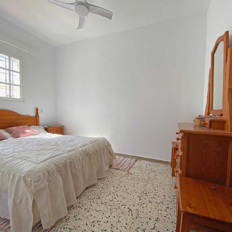 Villa Manoli: 4 bedroom villa in Zahora, ideal for 2 families - Casa de 4 dormitorios - 19