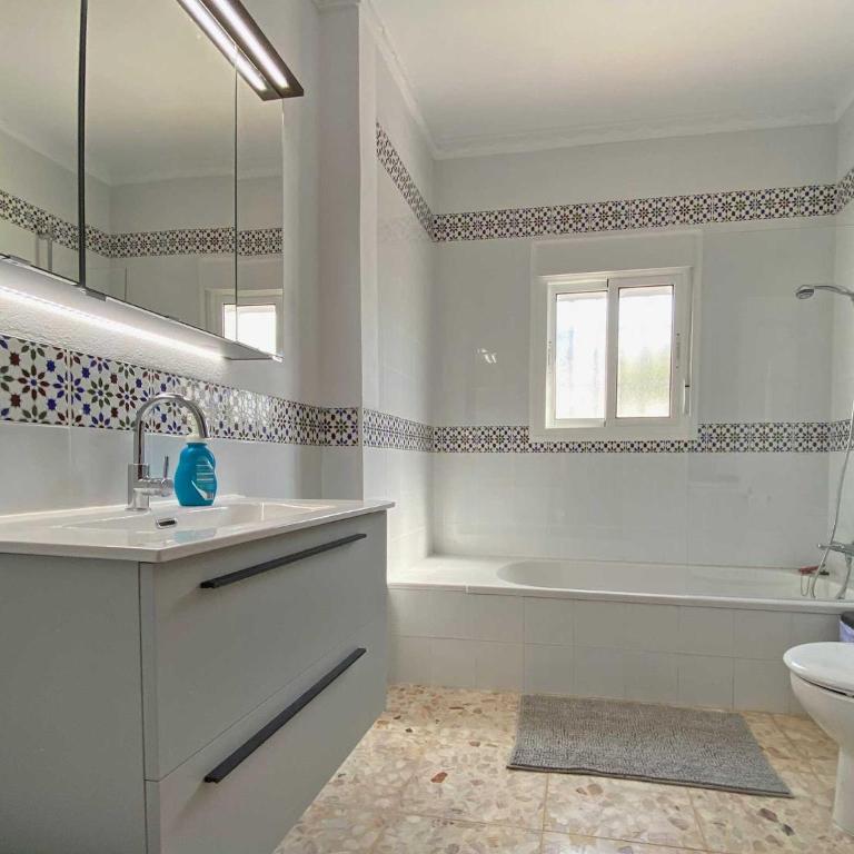 Villa Manoli: 4 bedroom villa in Zahora, ideal for 2 families - Casa de 4 dormitorios - 22