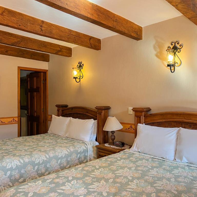 Hotel La Casa de Mamá - Double Room with Two Double Beds - 12