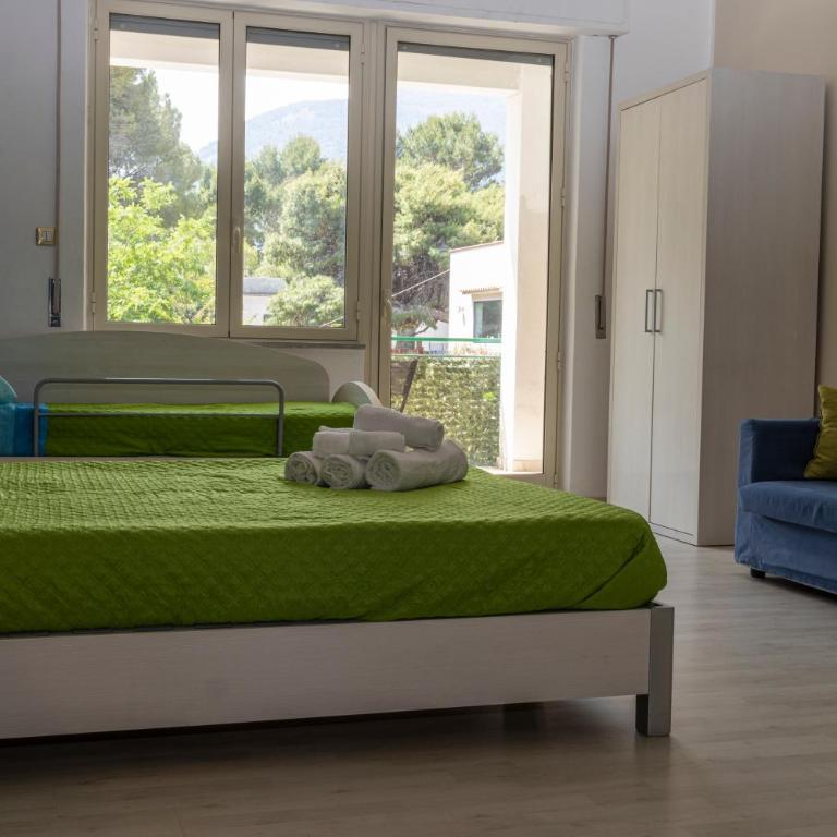 Exclusive - Double Room with Shared Bathroom - 9