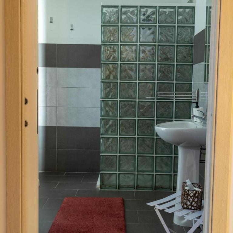 Exclusive - Queen Room with Spa Bath - 5