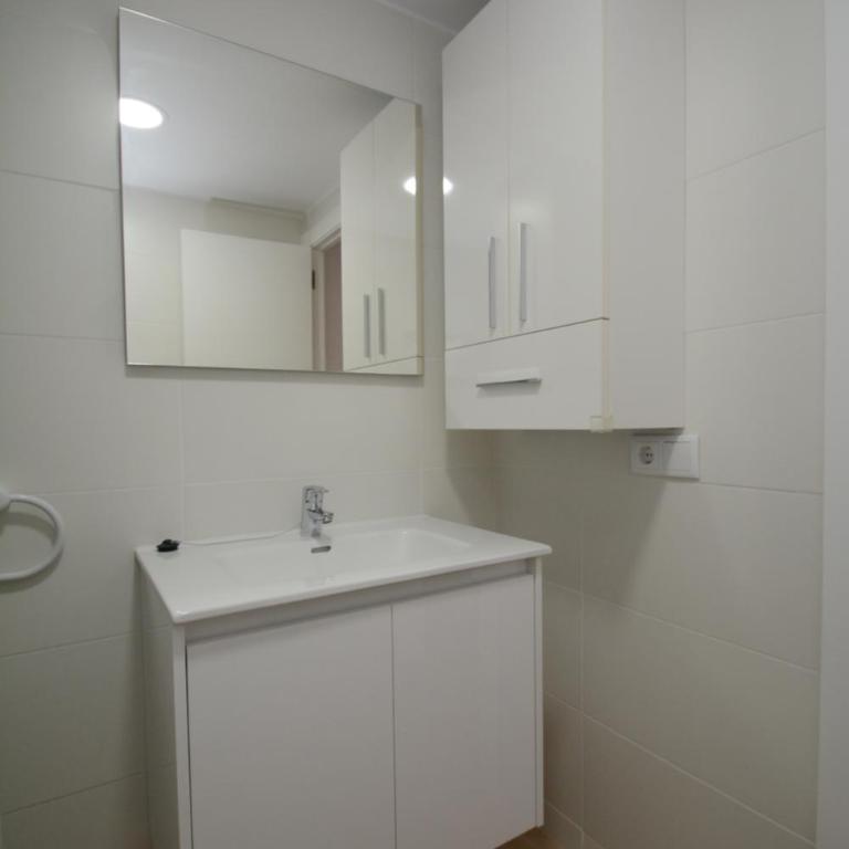 Alojamientos familiares Sa Gavina Estartit, Principal - One-Bedroom Apartment with Pool View ( 2) - 3