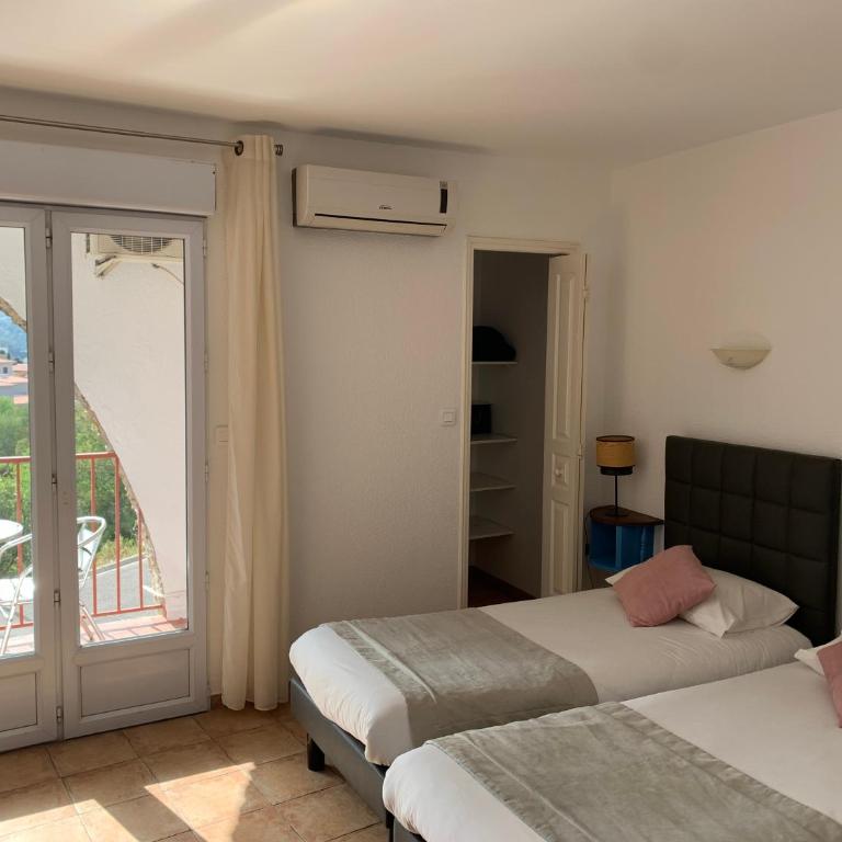 Le Catalan - Standard Twin Room with Mountain View - 5