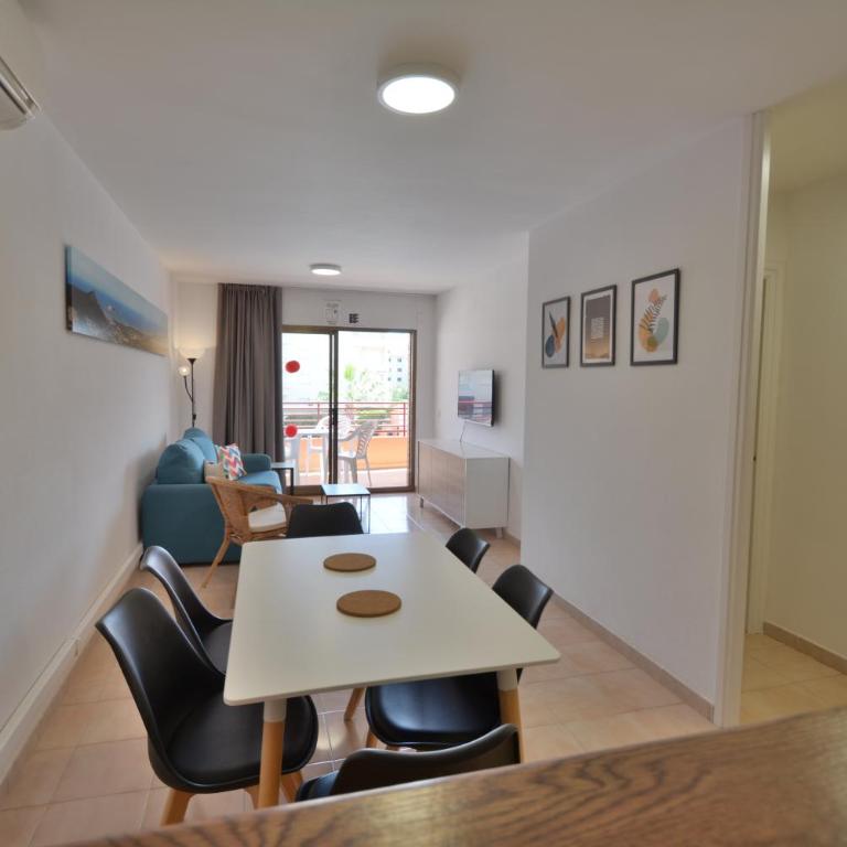 Alojamientos familiares Sa Gavina Estartit, Principal - Two-Bedroom Apartment with Terrace Ground Floor (4-6) - 3