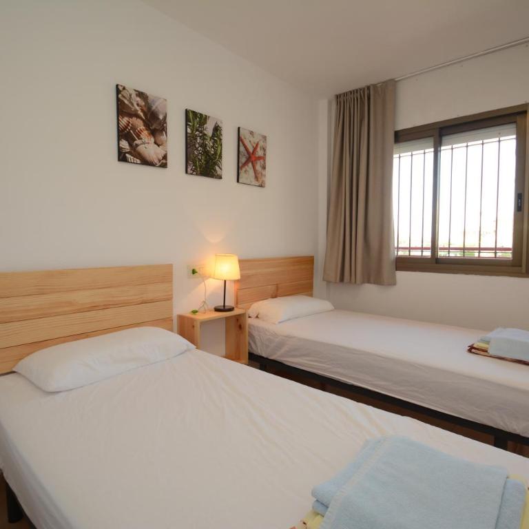 Alojamientos familiares Sa Gavina Estartit, Principal - One-Bedroom Apartment with Pool View ( 2) - 1