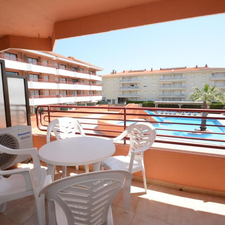 Alojamientos familiares Sa Gavina Estartit, Principal - Two- Bedroom Apartment with Pool View (4-6) - 1
