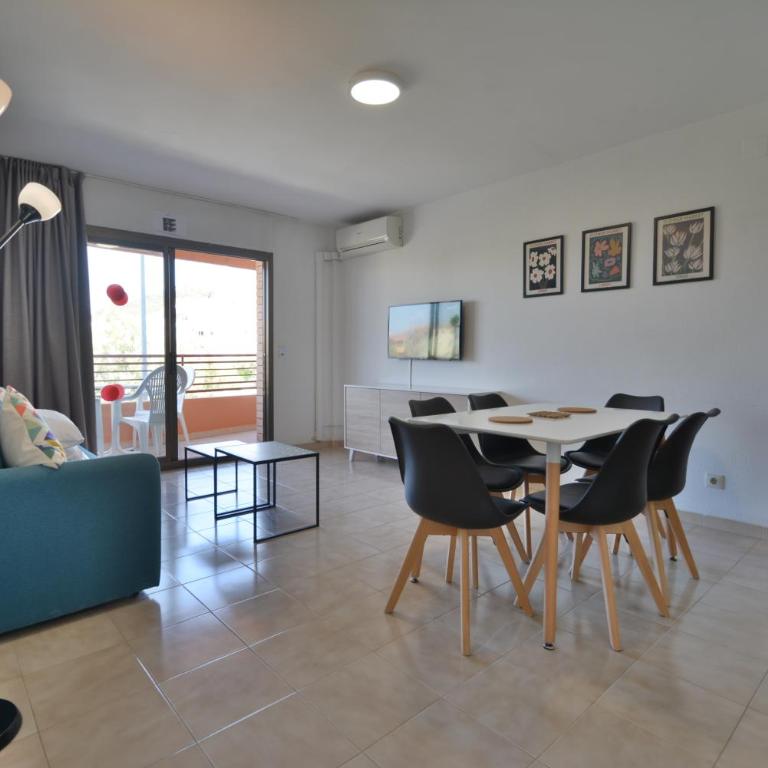 Alojamientos familiares Sa Gavina Estartit, Principal - Two-Bedroom Apartment with Street View (4-6) - 4