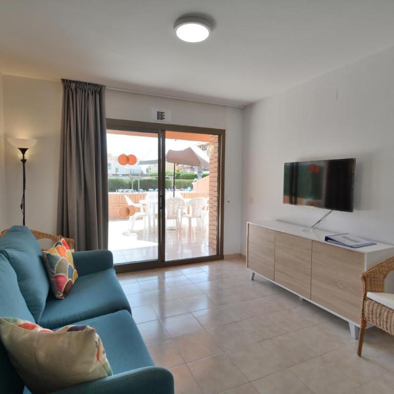 Alojamientos familiares Sa Gavina Estartit, Principal - Three-Bedroom Apartment with Terrace Ground Floor (8) - 7