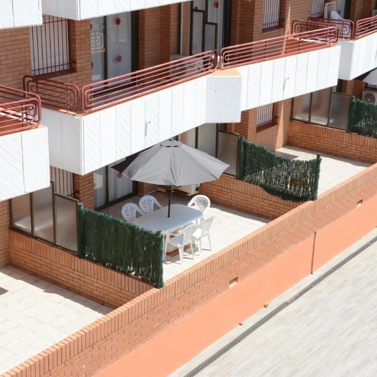 Alojamientos familiares Sa Gavina Estartit, Principal - Two-Bedroom Apartment with Terrace Ground Floor (4-6) - 8