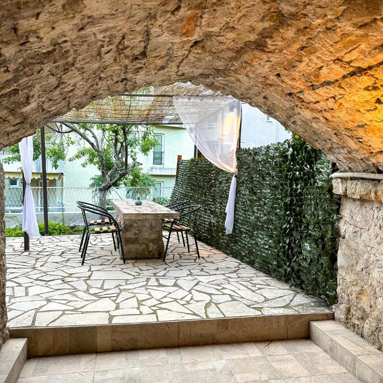 Serenita Stone House - Studio - 4