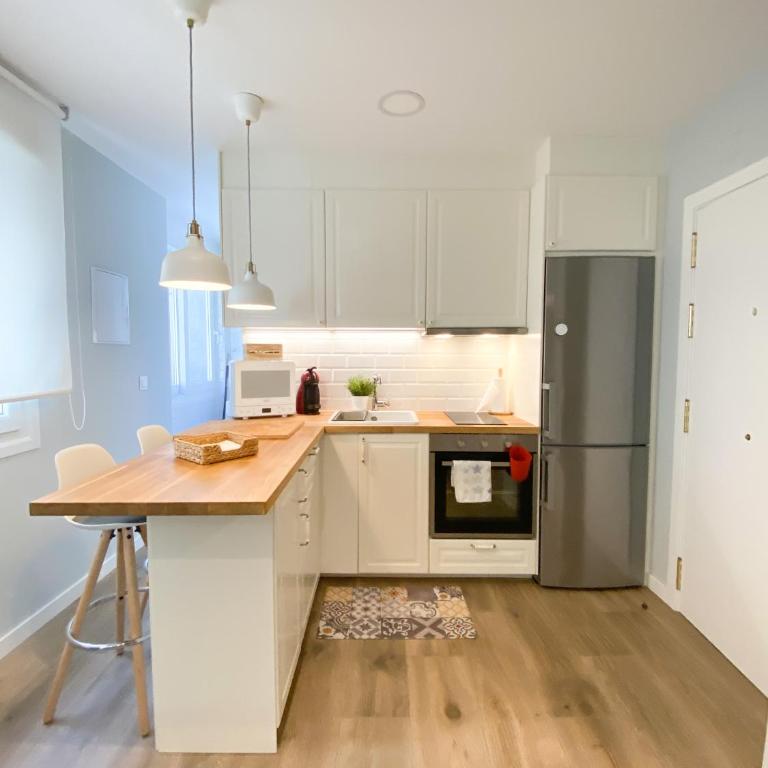 Nikkis Loft - One-Bedroom Apartment - 5