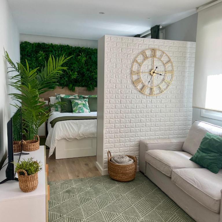 Nikkis Loft - One-Bedroom Apartment - 7